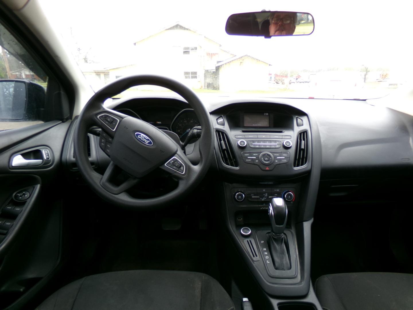 2015 Black /Black Ford Focus SE (1FADP3K27FL) , automatic transmission, located at 401 First NE, Bearden, AR, 71720, (870) 687-3414, 33.726528, -92.611519 - Photo#18